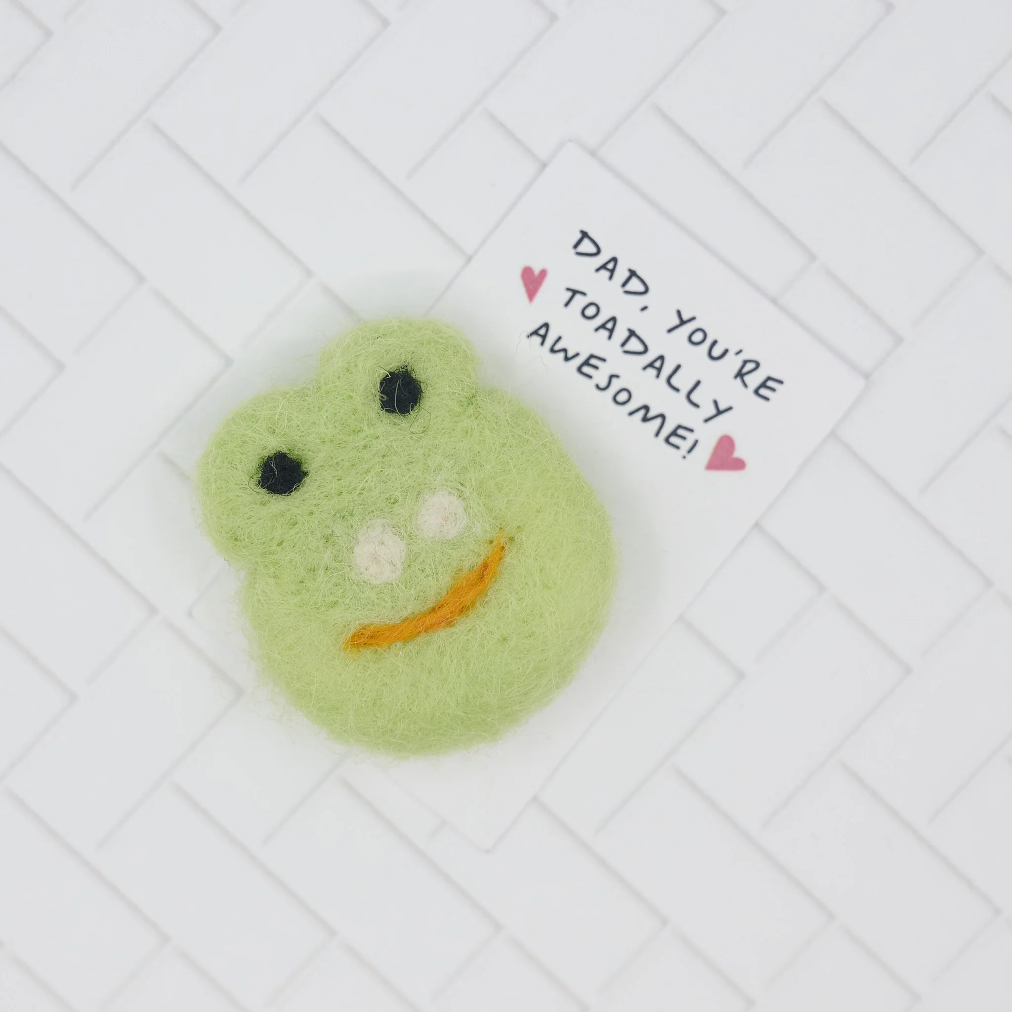 Hoppy Father's Day wool felt frog - Image 4