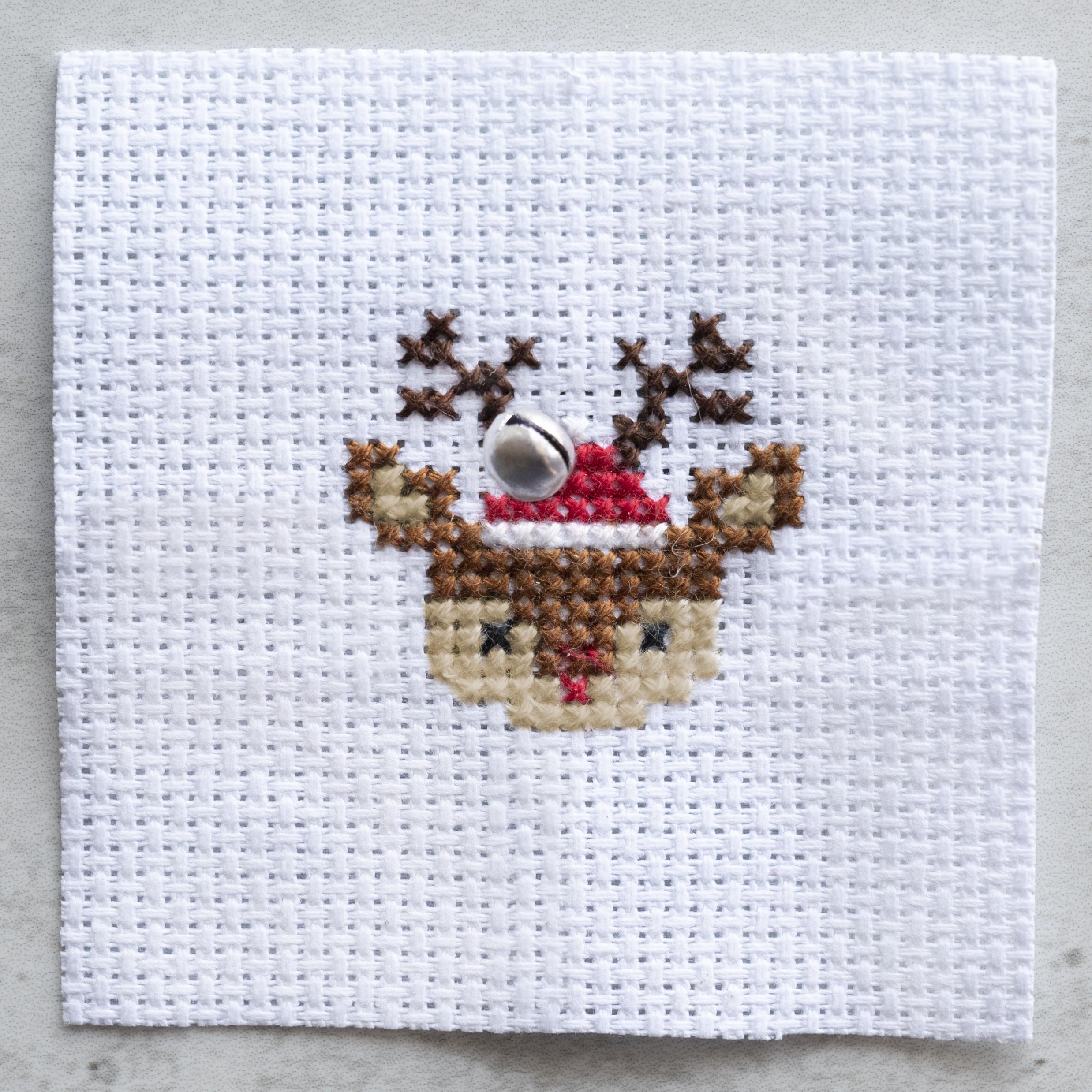 Kawaii Christmas Deer Mini Cross Stitch Kit - Image 4