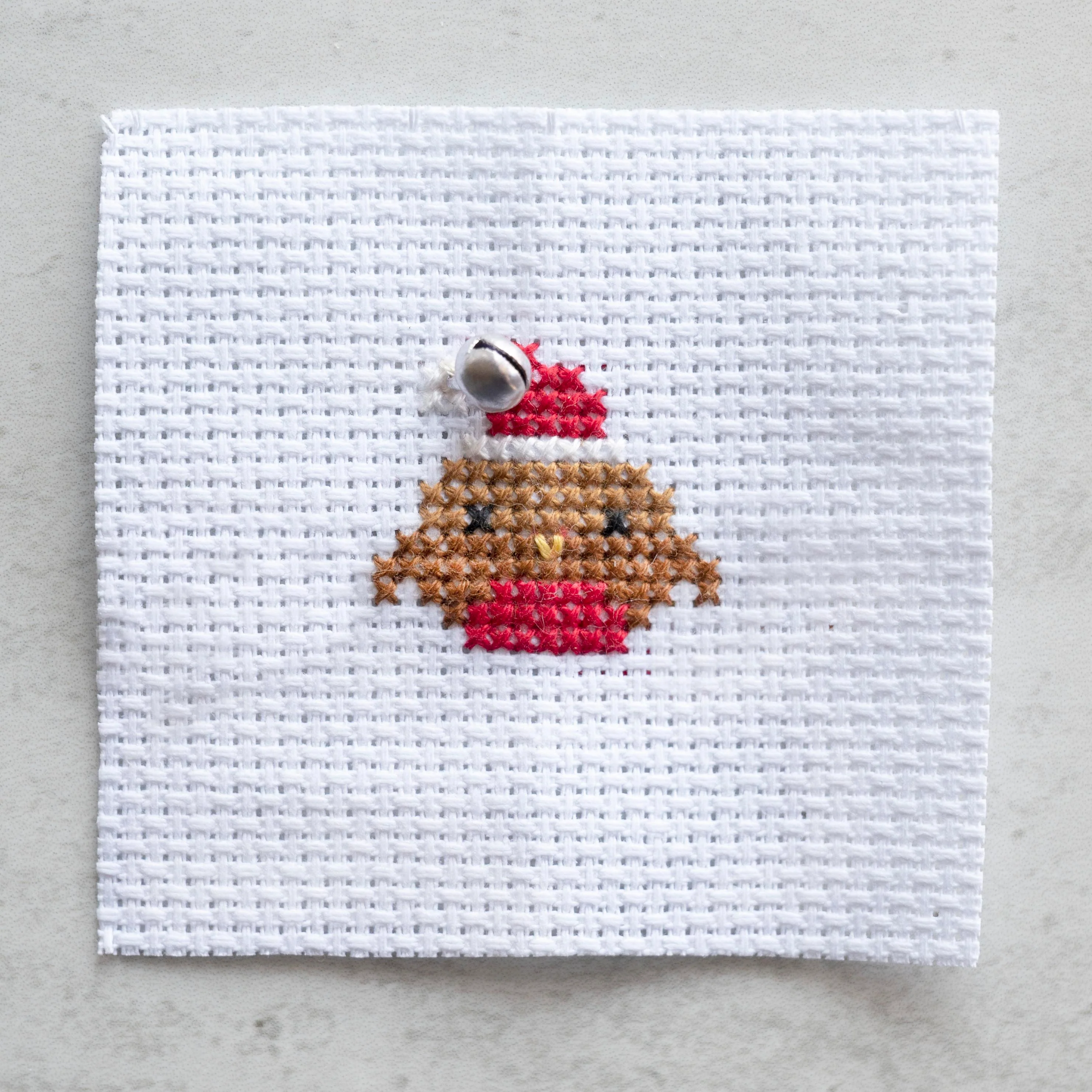 Kawaii Christmas Robin Mini Cross Stitch Kit - Image 4