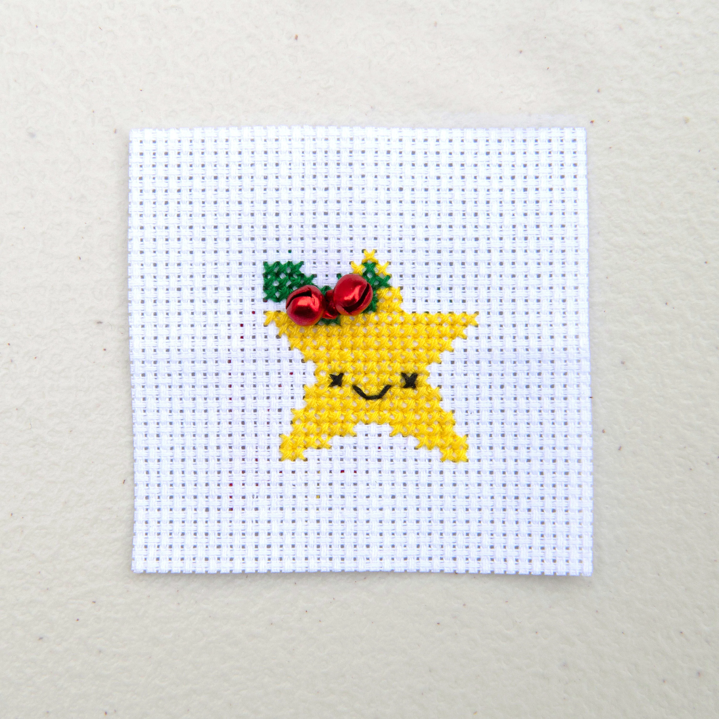 Kawaii Christmas Star Mini Cross Stitch Kit - Image 4